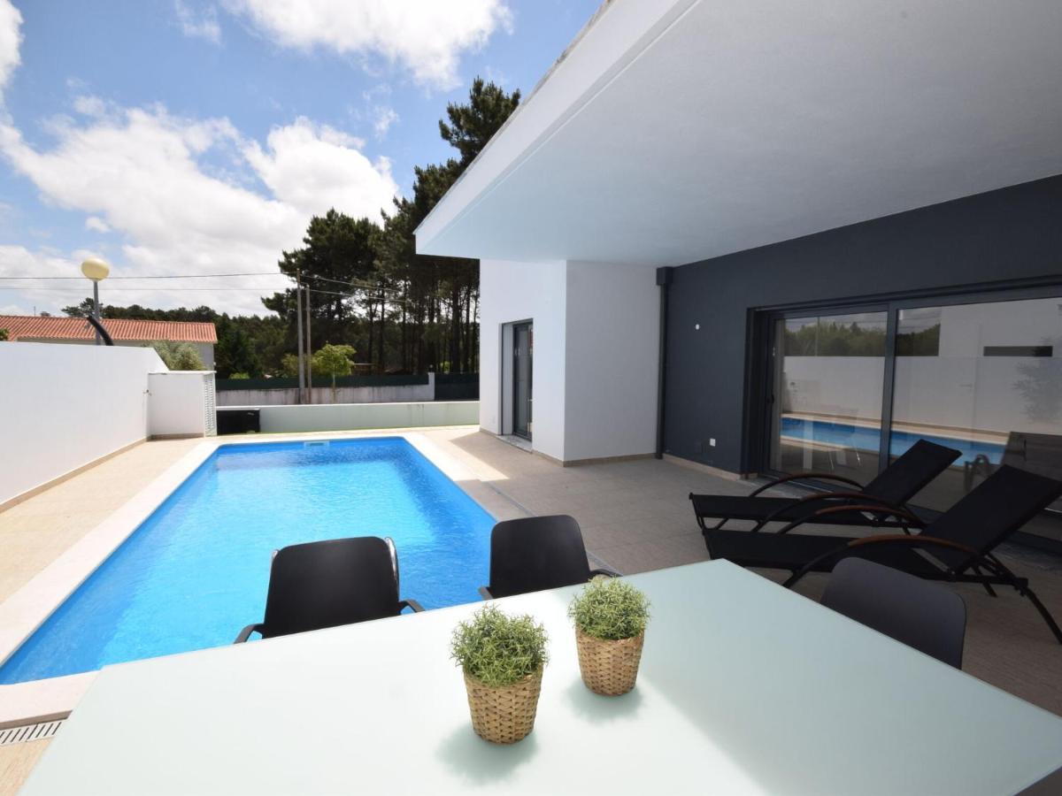Modern Villa With Private Pool Near The Beautiful Beach Of Foz De Arelho Nadadouro Екстериор снимка