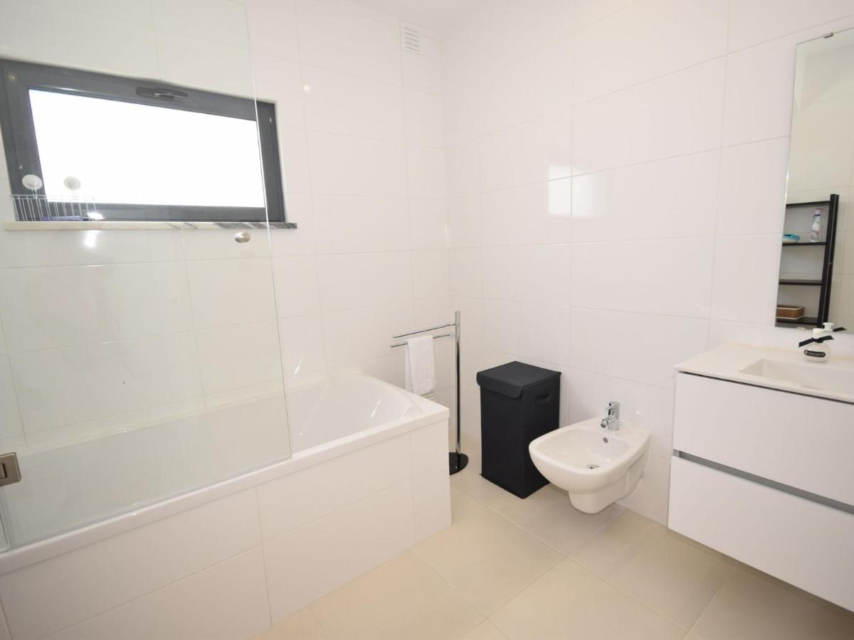 Modern Villa With Private Pool Near The Beautiful Beach Of Foz De Arelho Nadadouro Екстериор снимка