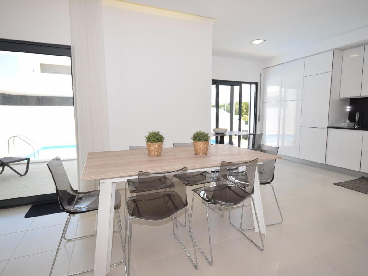 Modern Villa With Private Pool Near The Beautiful Beach Of Foz De Arelho Nadadouro Екстериор снимка