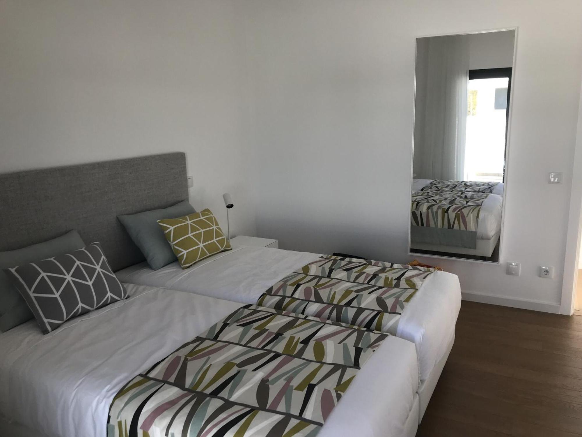 Modern Villa With Private Pool Near The Beautiful Beach Of Foz De Arelho Nadadouro Екстериор снимка