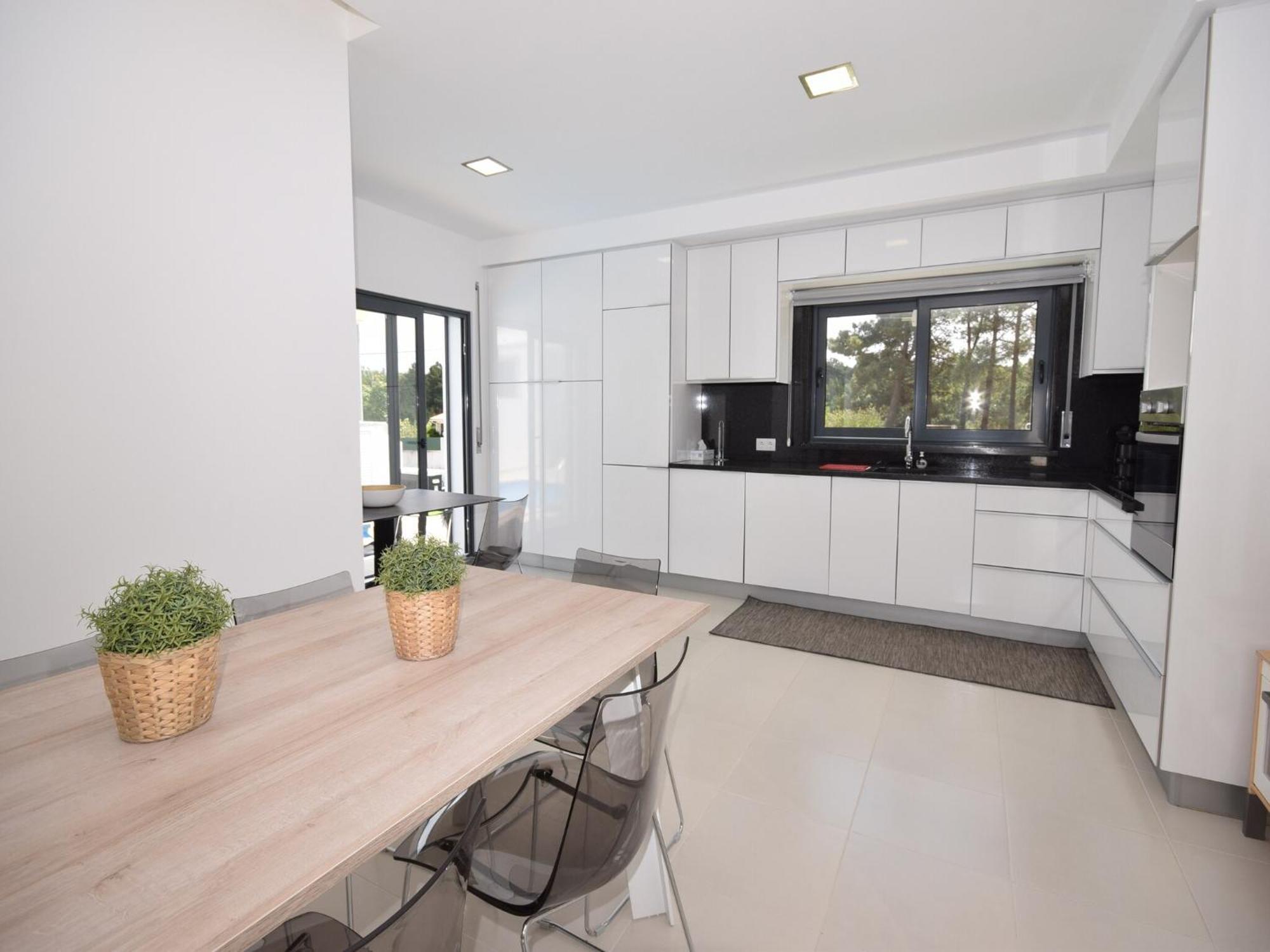 Modern Villa With Private Pool Near The Beautiful Beach Of Foz De Arelho Nadadouro Екстериор снимка